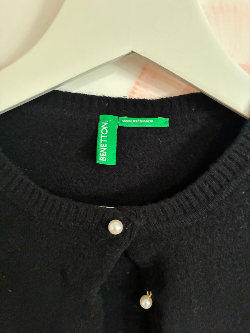 Benetton Black Wool Pearl Button Crewneck Cardigan Sweater - Picture 3 of 5